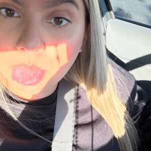 Meet your Posher, Anali